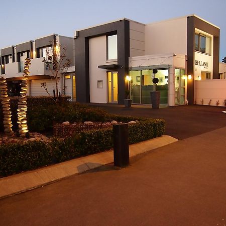 Bellano Motel Suites Christchurch Kültér fotó The entrance to the hotel