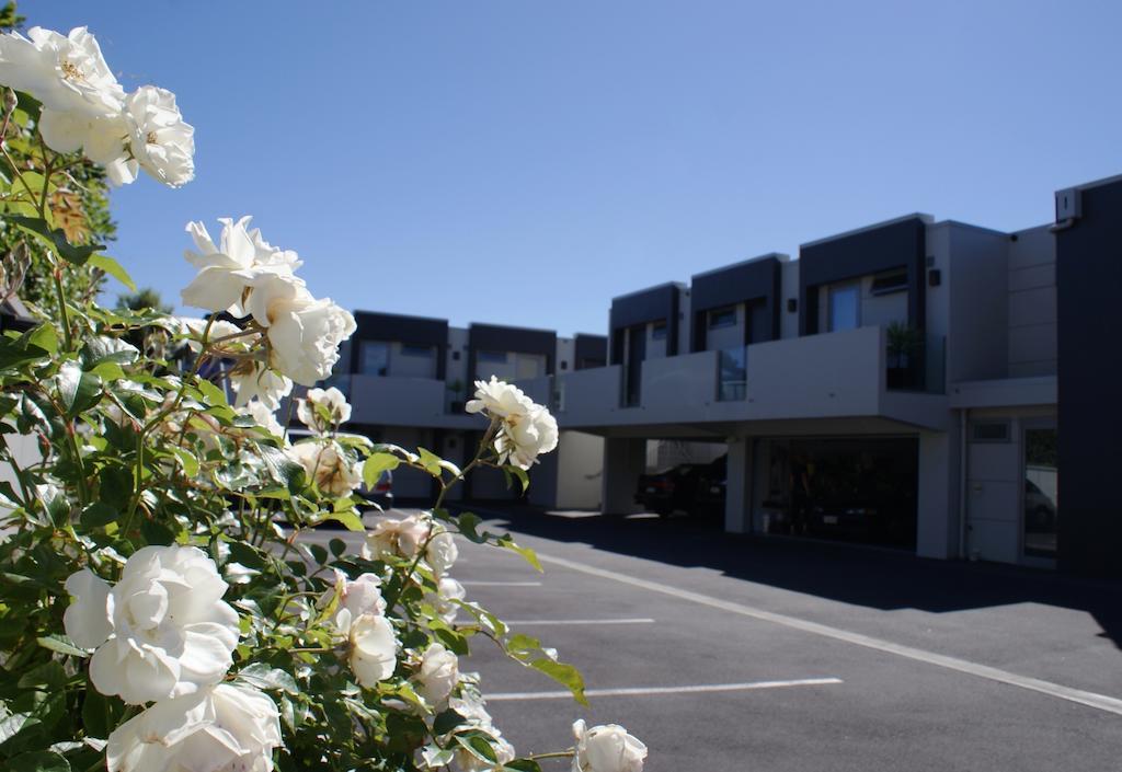 Bellano Motel Suites Christchurch Kültér fotó The new library building