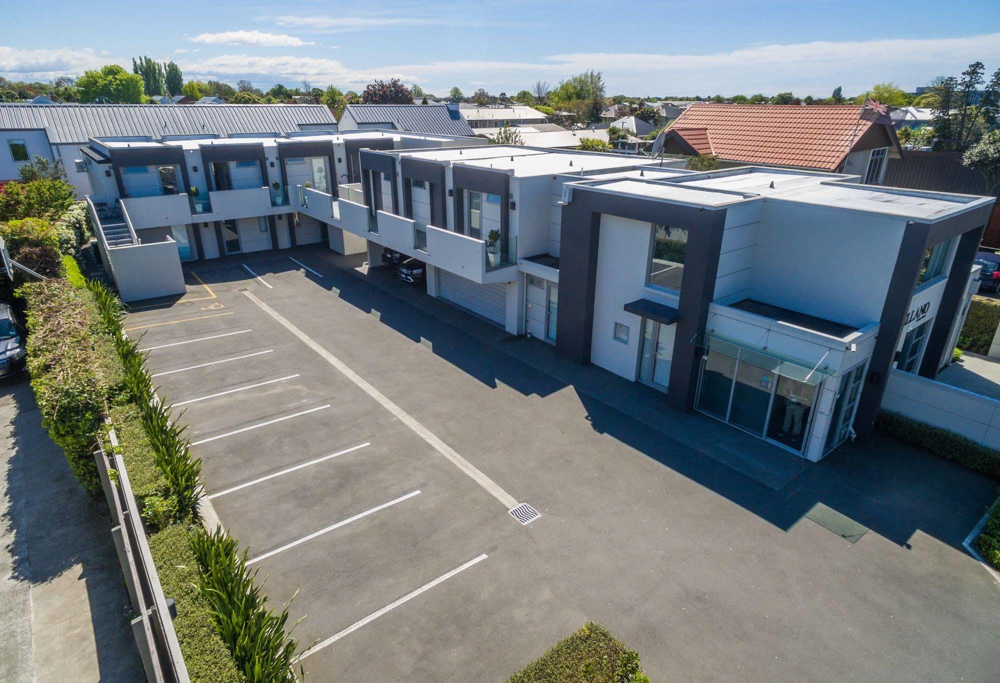 Bellano Motel Suites Christchurch Kültér fotó Aerial view of the school