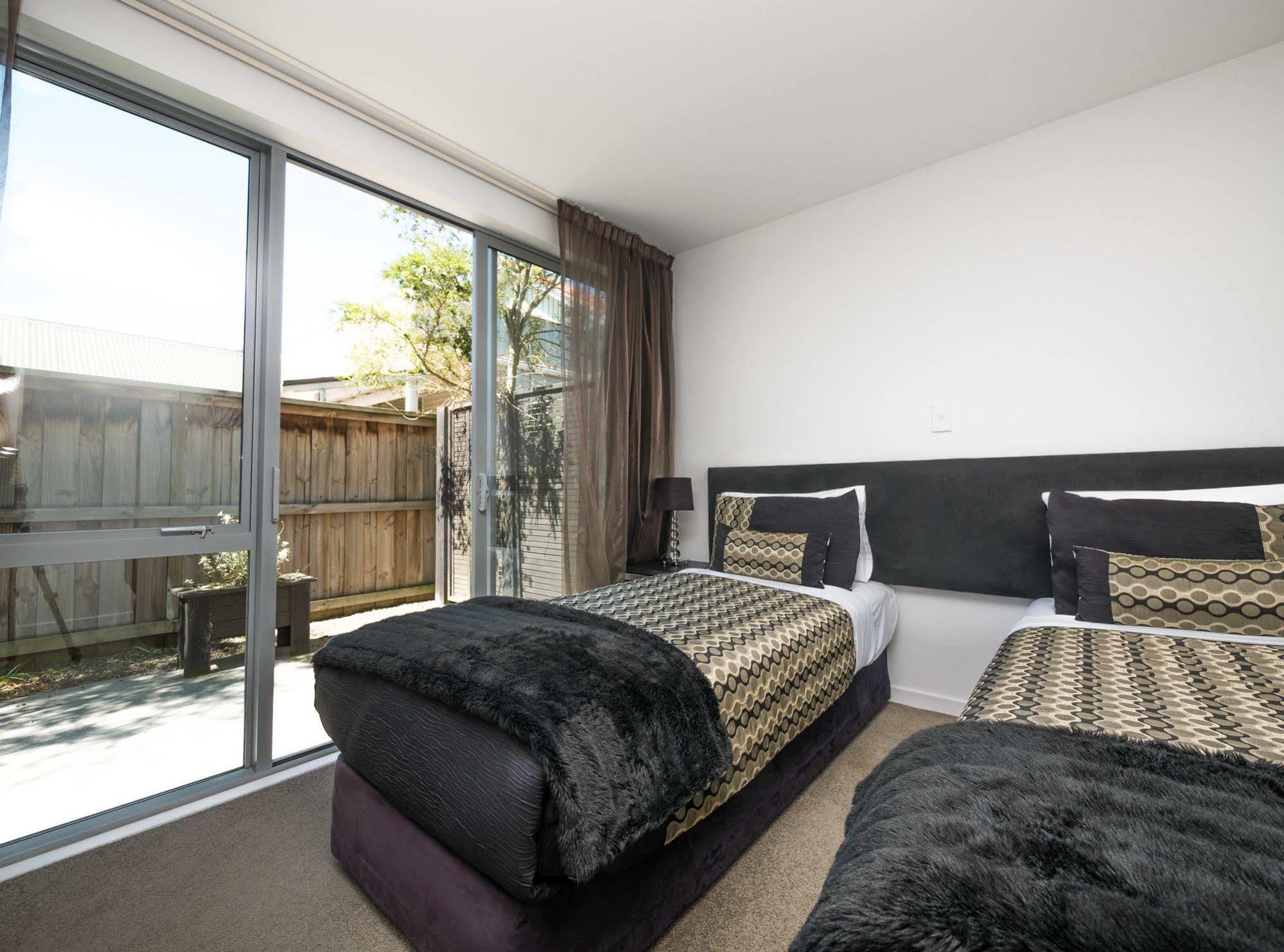 Bellano Motel Suites Christchurch Kültér fotó A bedroom at the hotel